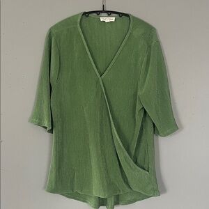 Chic Woman’s Rio and Rain Olive Green Wrap Blouse Medium